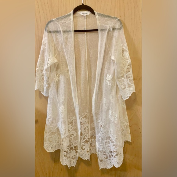 Thread & Clover Sheer Lace Kimono Cardigan - Picture 1 of 5